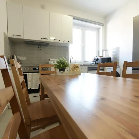 Apartament Leaf Song