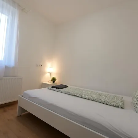 Leaf Song * Budapeşte