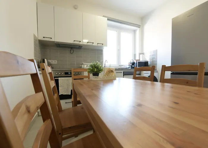 Apartament Leaf Song