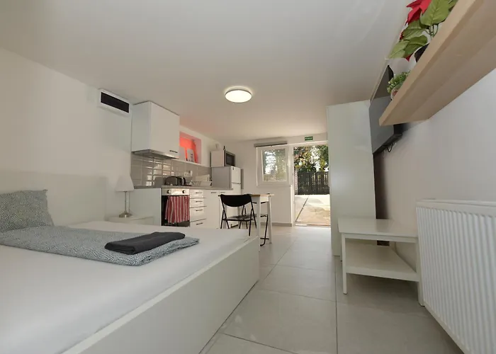 Leaf Song Apartman *